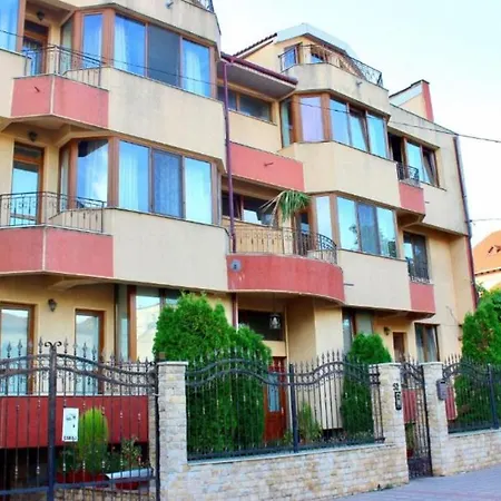 Apartament City Central Apartamento Constanţa